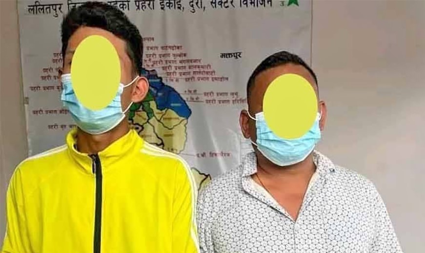 पेस्तोल र चार राउण्ड गोलीसहित दुई पक्राउ