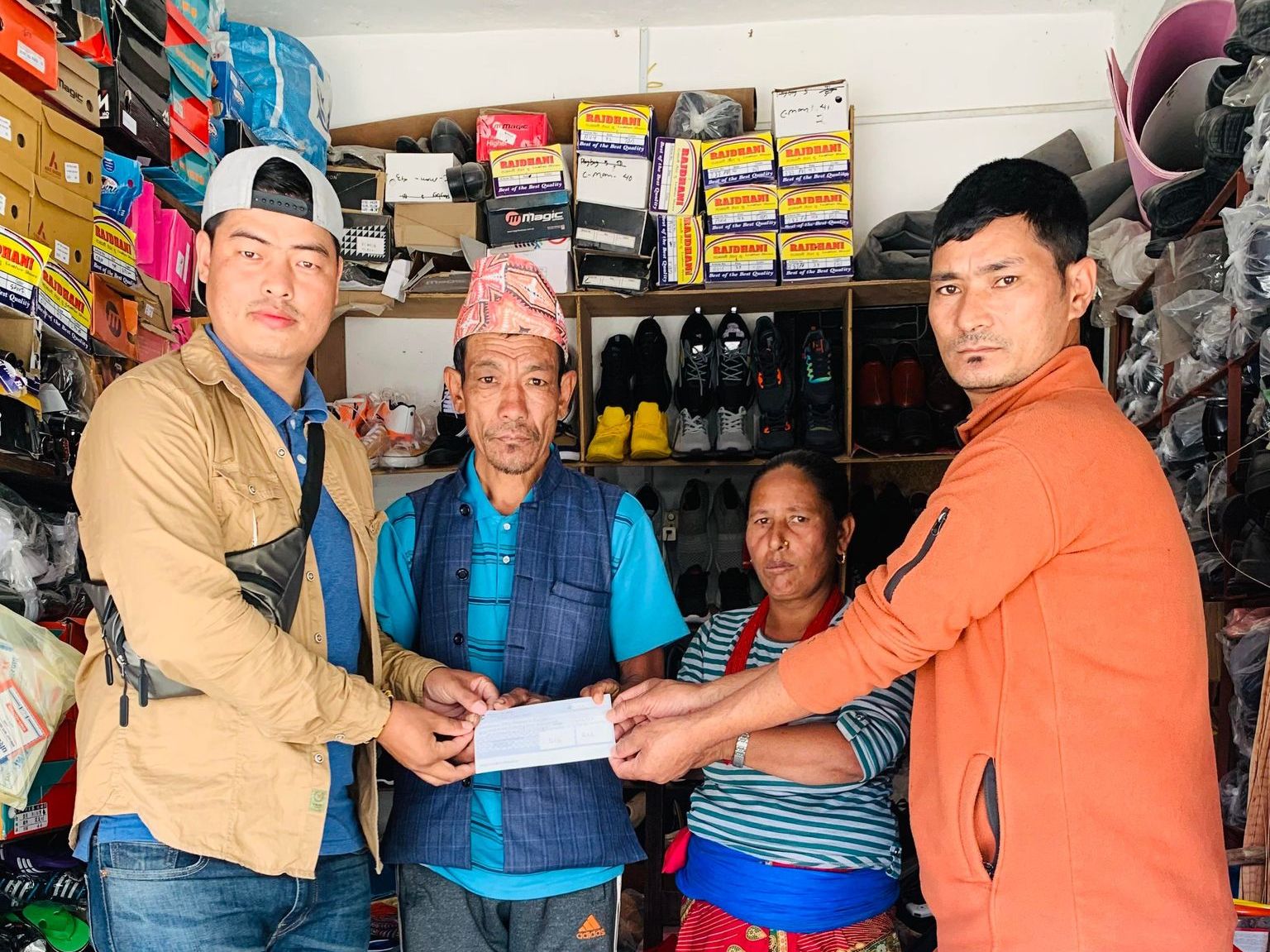 आगलागिमा ज्यान गुमाएका परिवारलाई आर्थिक सहयोग