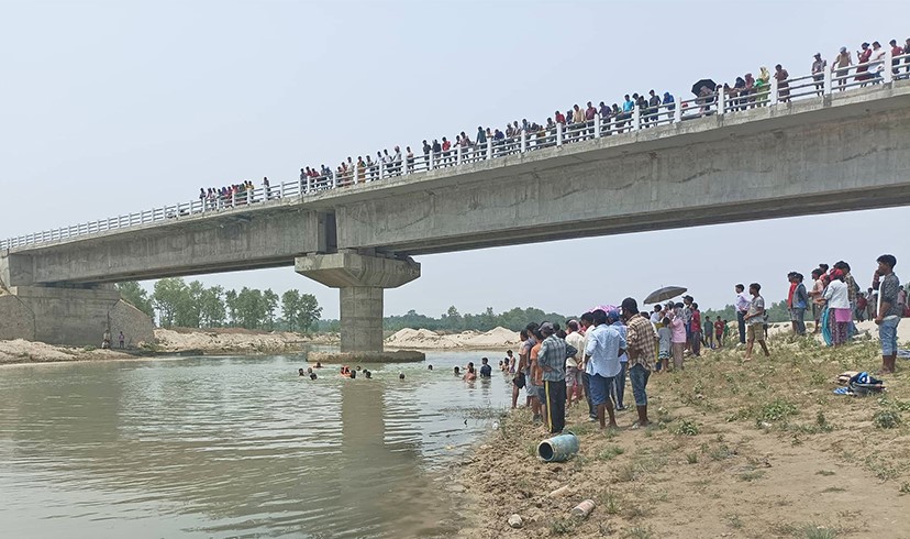 कैलालीको मोहना नदीमा नुहाउने क्रममा डुबेर २ बालकको मृत्यु