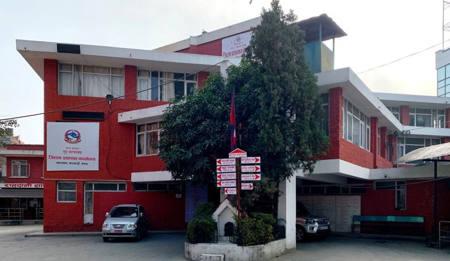 नायिकामाथि दुर्व्यवहार गरेको आरोपमा पक्राउ परेका युवक धरौटीमा छुटे