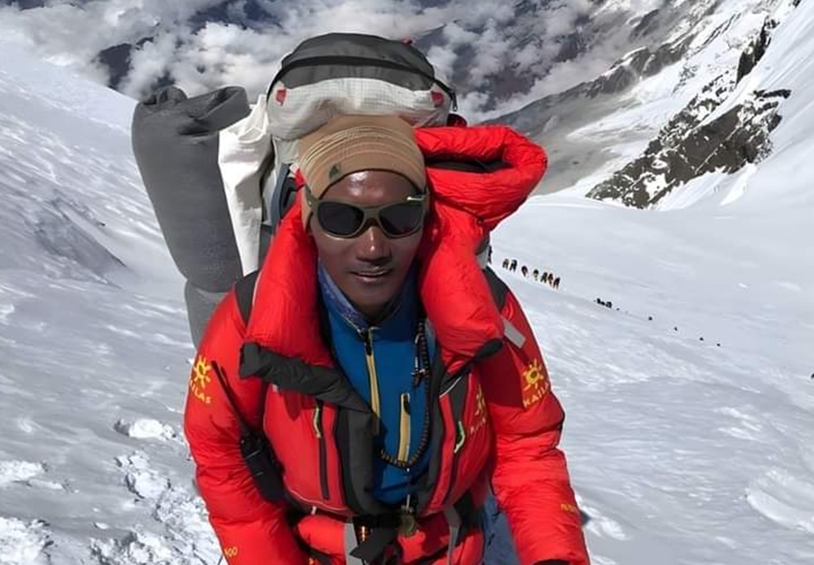 कामीरिताले २६औं पटक सगरमाथा आरोहण गर्दै तोडे आफ्नै विश्व कीर्तिमान