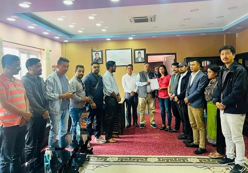 विद्यार्थीले पाठ्यपुस्तक नपाएको भन्दै अखिल क्रान्तिकारीको ध्यानाकर्षण