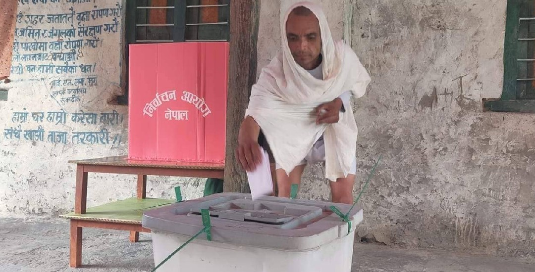किरिया बसेका तीन दाजुभाइले गरे मतदान