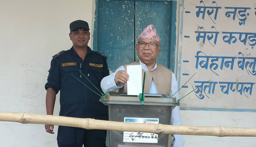 मतदान गर्न रौतहट पुगेका नेपाललाई दुर्व्यवहार