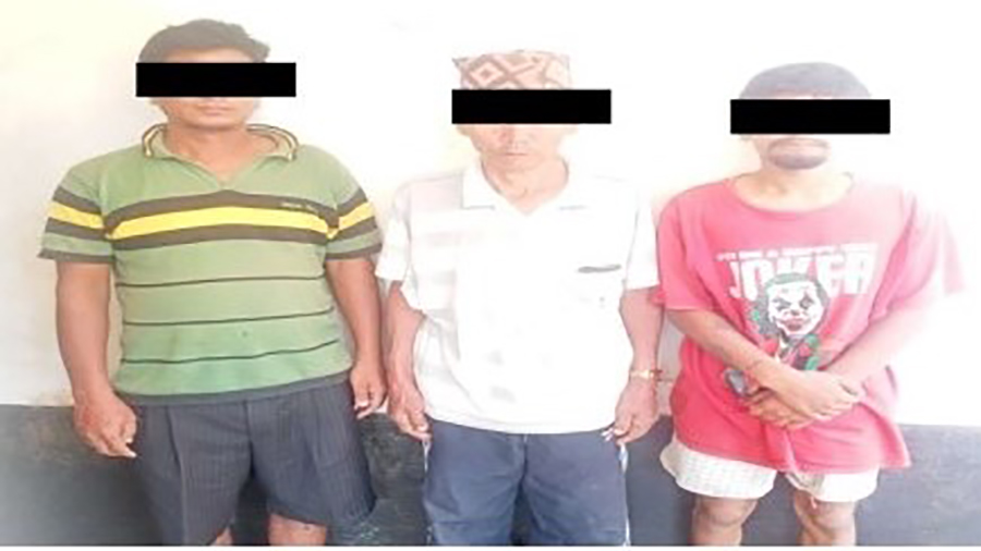 अवैध हतियार सहित तीन जना पक्राउ
