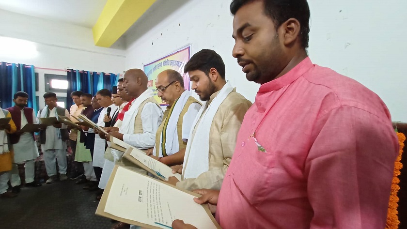 पर्सामा नवनिर्वाचित १३ पालिका प्रमुखले लिए सपथ