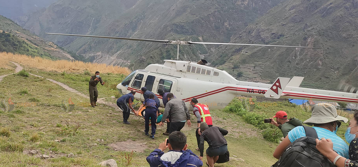उत्तरी गोरखामा खटिएका म्यादी प्रहरी बिरामी भएपछि हेलिकप्टरबाट उद्धार