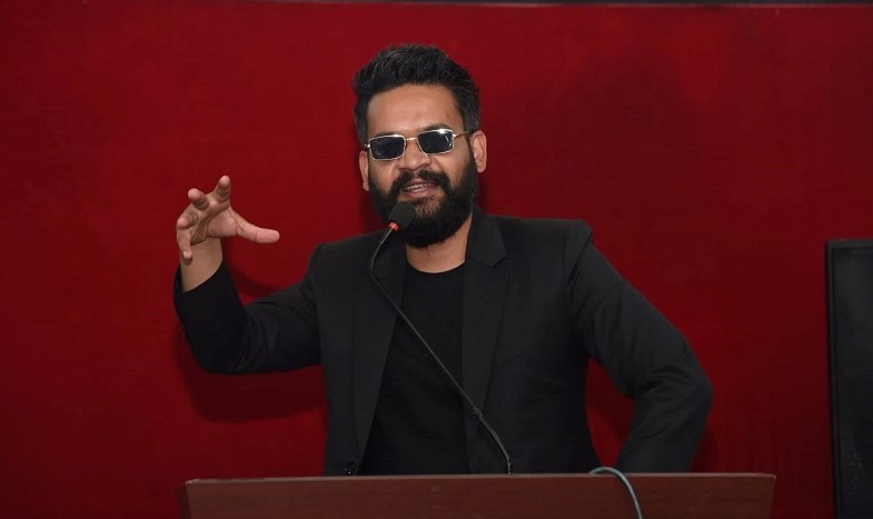अनसनरत कोइराला भेट्न खुमलटार पुगे मेयर शाह