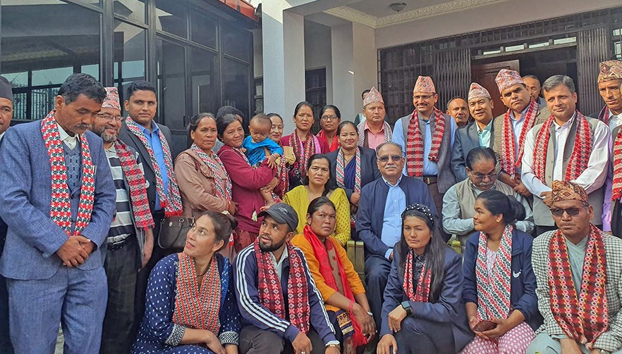 माओवादीलाई पहिलो पार्टी बनाउने योजनाका साथ सक्रिय हुन प्रचण्डको निर्देशन
