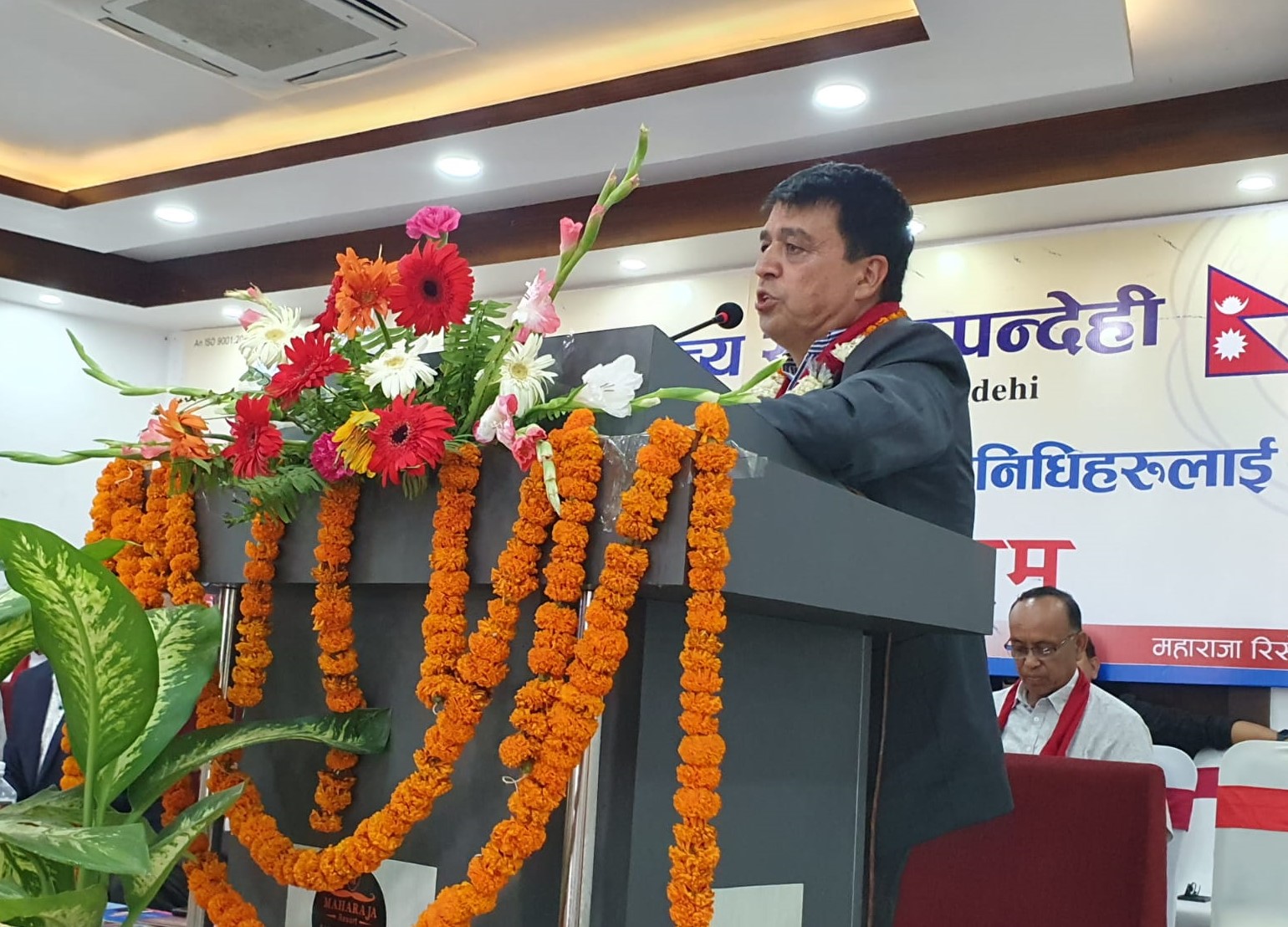 विकास र लगानीका लागि प्रतिस्पर्धा गर्नुपर्छ : ढकाल