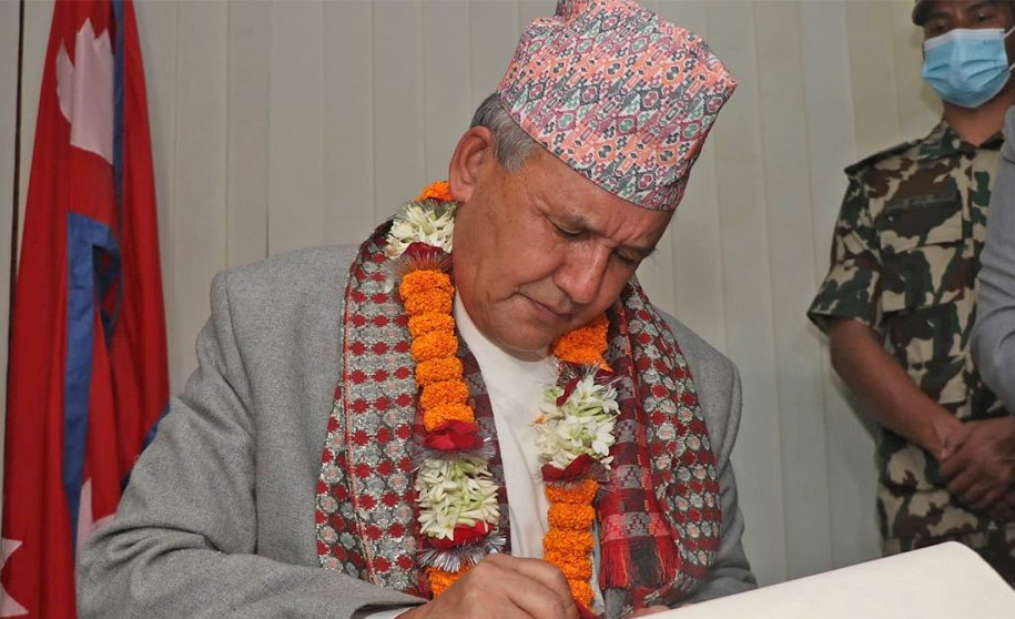 स्वास्थ्यमन्त्री खापुङको पहिलो निर्णय : ग्लोबल फण्डको रकम सरकार मातहत ल्याउन पहल