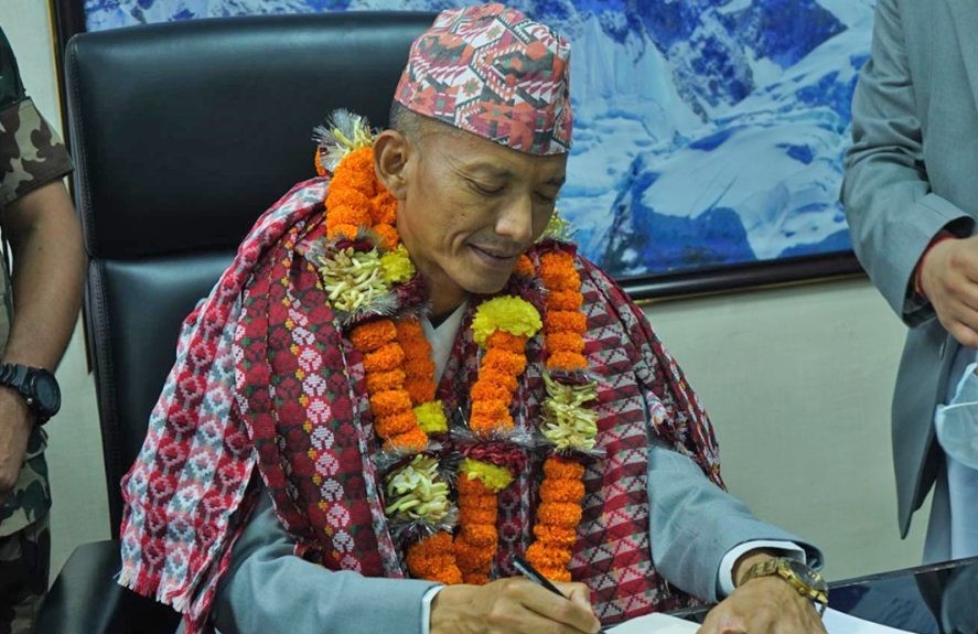 क्षमताअनुसार काम गर्छु, पदको दुरुपयोग गर्दिनँ : शहरी विकासमन्त्री चौधरी