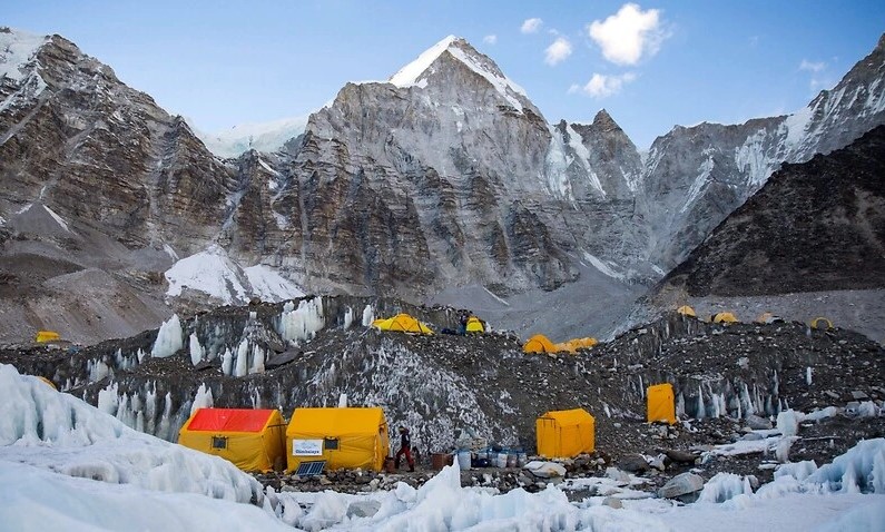 सगरमाथा आधार शिविर हिँडेका भारतीय चिकित्सक बेपत्ता