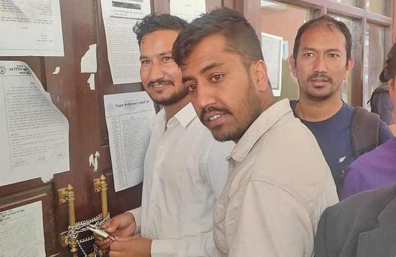 त्रिवि केन्द्रीय कार्यालय कीर्तिपुरमा नेविसंघले पुनः लगायो ताला