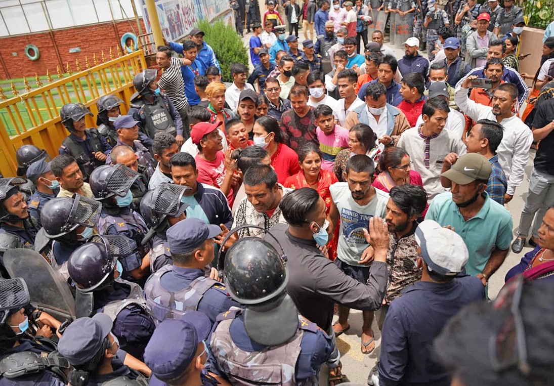 क्यान्टिनकी कर्मचारी मृत भेटिएपछि केएमसी स्कुल अशान्त
