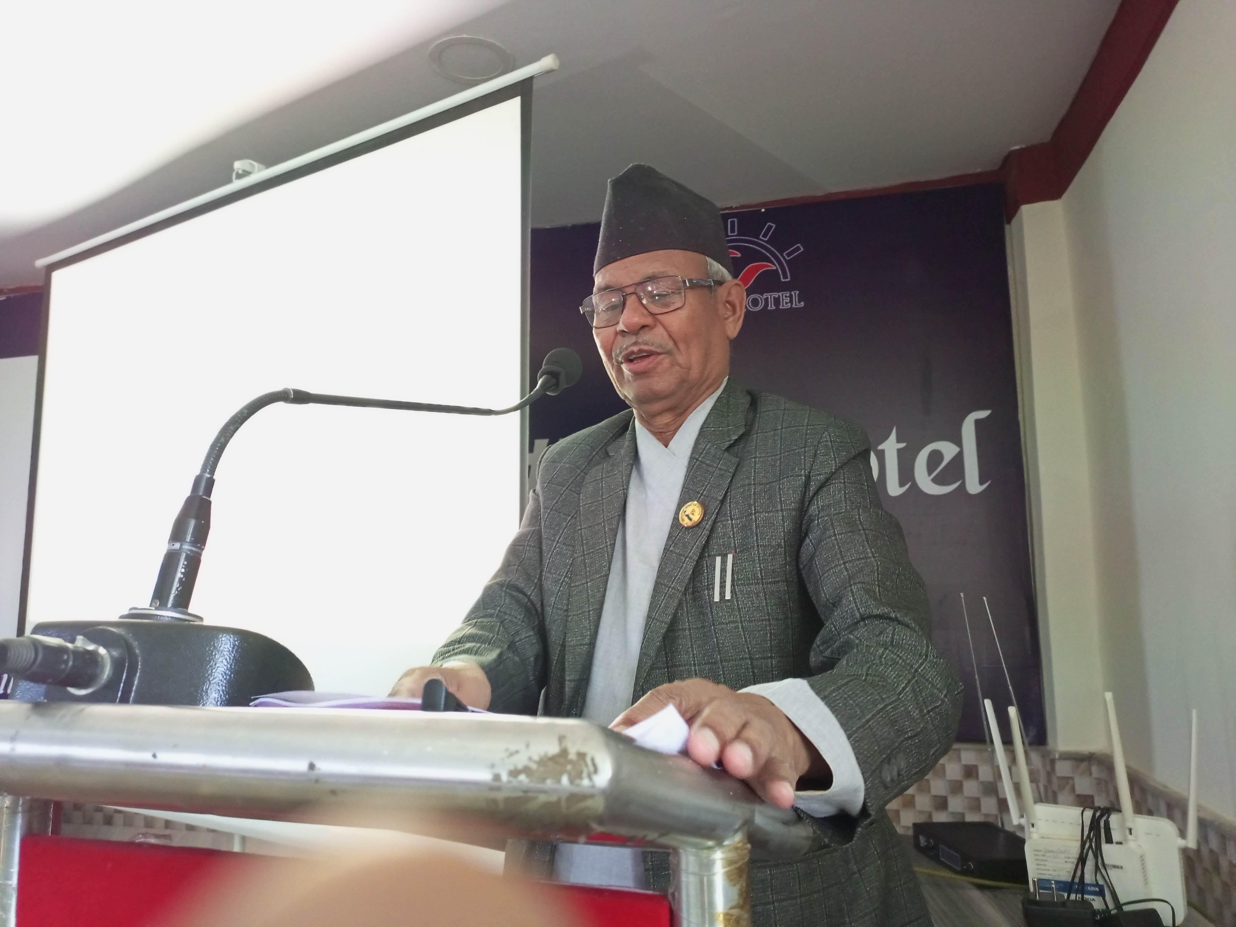कर्णालीका कानुनमन्त्रीको प्रश्न– अधिकारविहीन प्रदेश सरकारले कसरी शान्ति र अमनचयन गर्न सक्छ ?