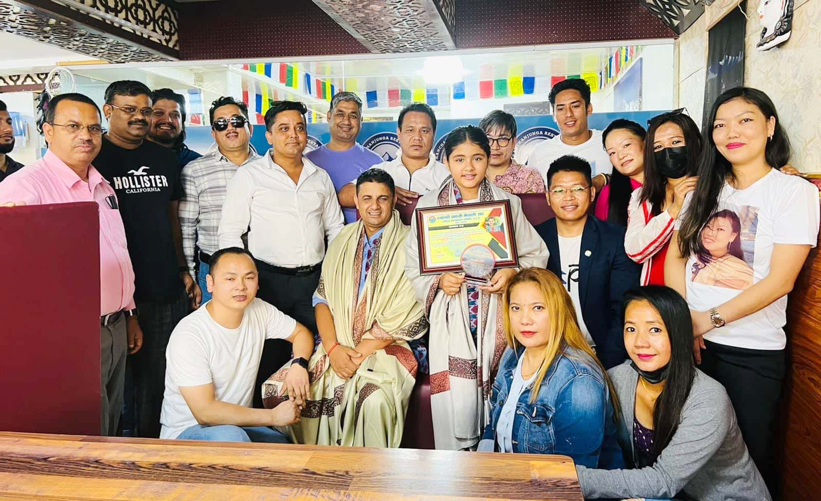 बाल अभियान्ता प्रेन्सा रेग्मीलाई मोना यूएईको सम्मान
