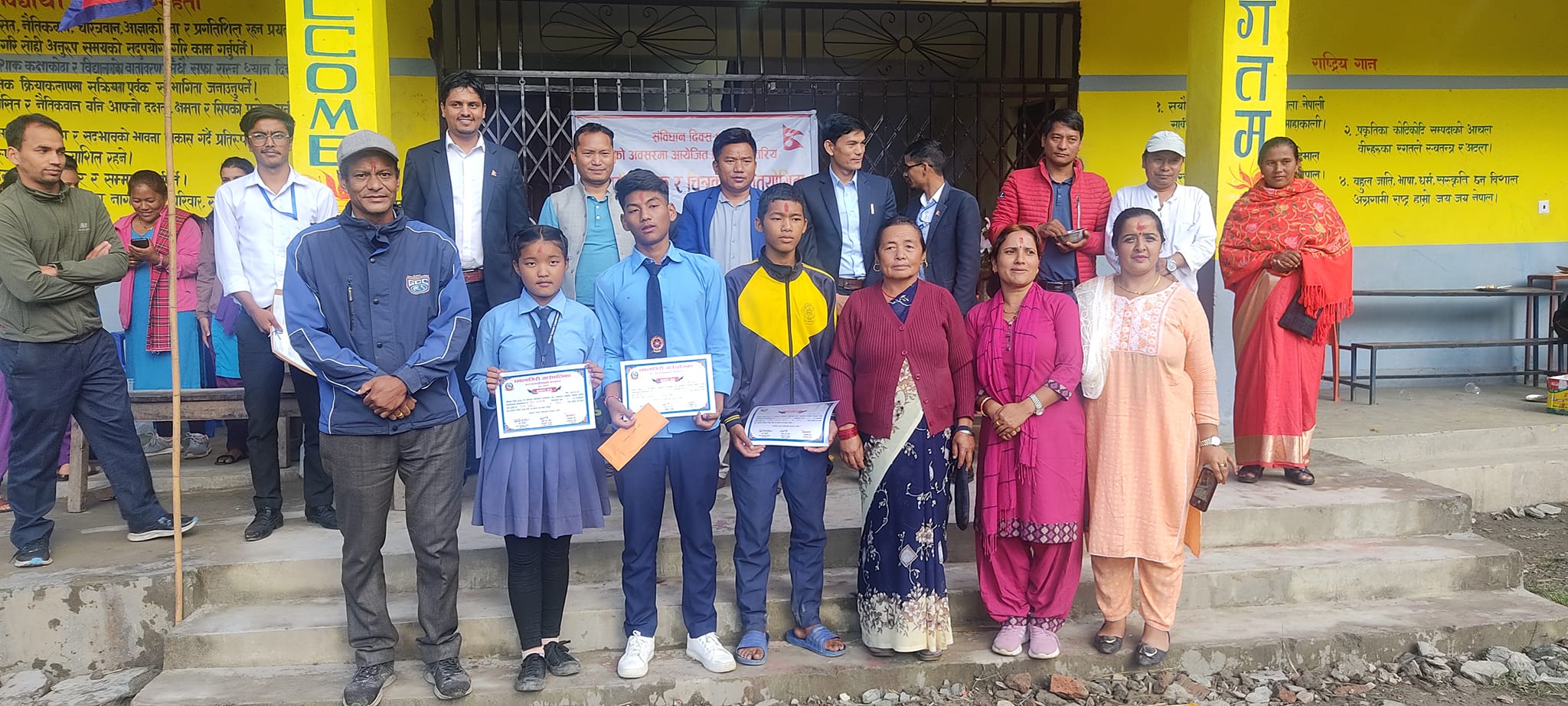 संविधान दिवसको अवसरमा धवलागिरीमा हाजिरीजवाफ र चित्रकला प्रतियोगिता