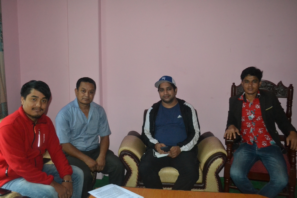 संस्थापक अध्यक्ष श्रेष्ठलाई घोषणा गर्न माग गर्दै फोनिज म्याग्दीद्धारा महासंघलाई ज्ञापनपत्र