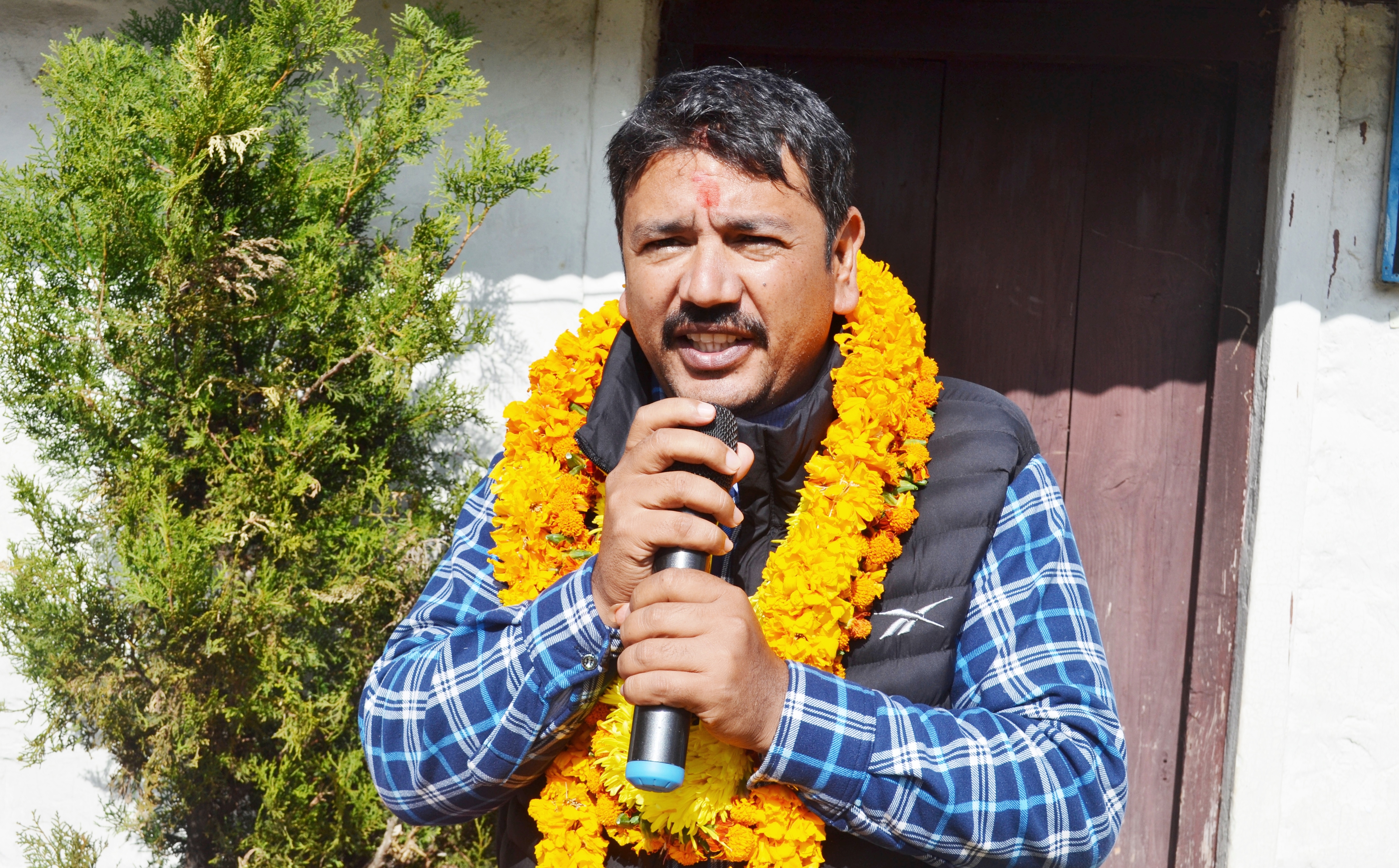 ‘गाउँलाई सहर, युवालाई आत्मनिर्भर’ बनाउने प्रमुख प्राथमिकता हो : उम्मेदवार हरी भण्डारी