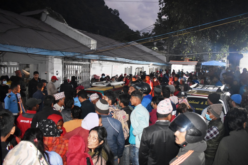 जिप दुर्घटना हुँदा १ जनाको मृत्यु, ११ जना घाइते