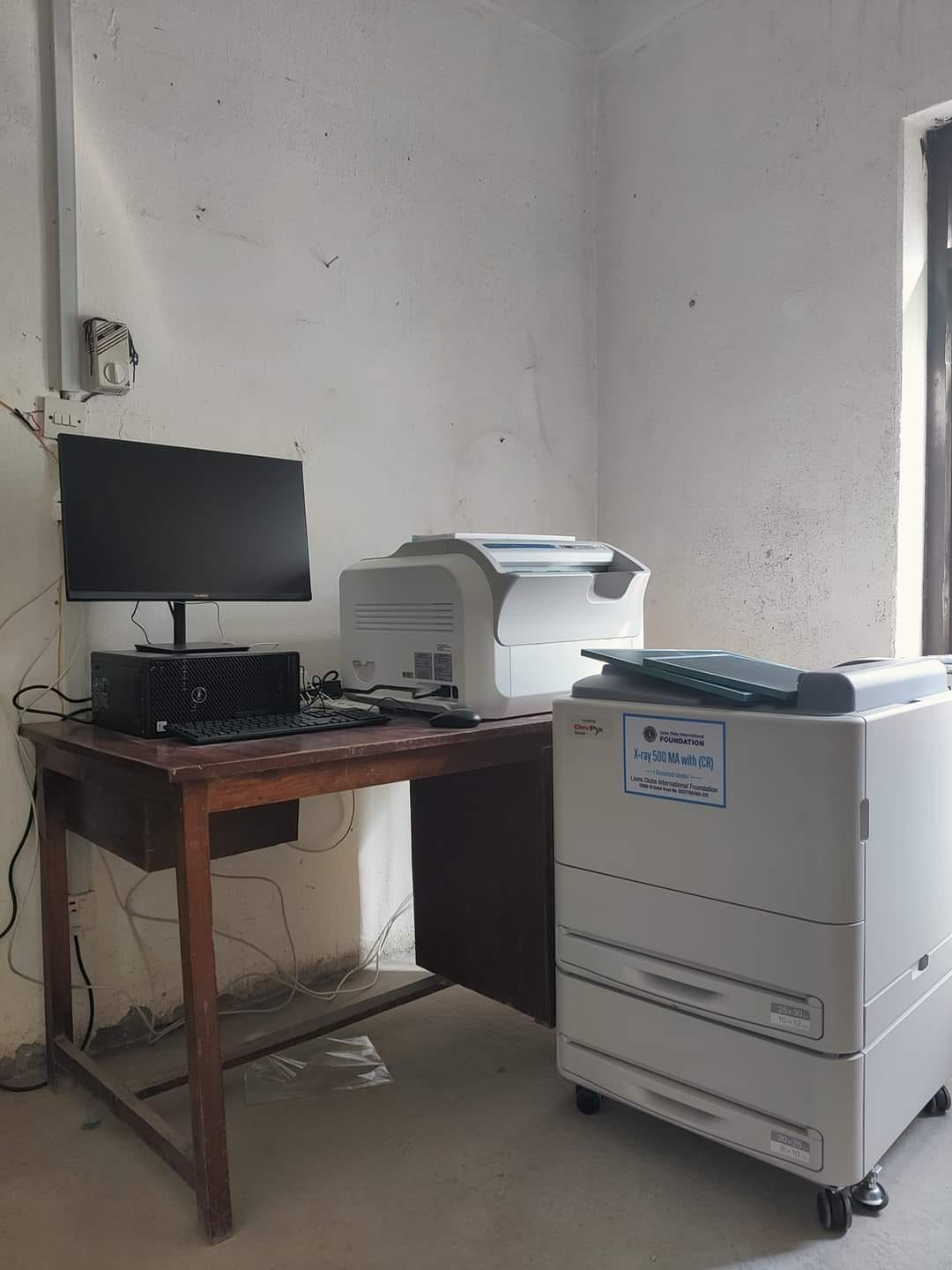 लायन्स क्लबद्धारा दरबाङ प्राथमिक स्वास्थ्य केन्द्रलाई स्वास्थ्य उपकरण सहयोग