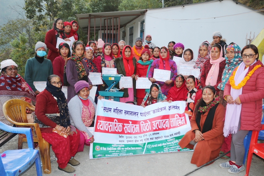 डम्बरामा सञ्चालित तालिममा महिलाहरुले बनाए सर्वोत्तम पीठो (तस्बिरहरु)