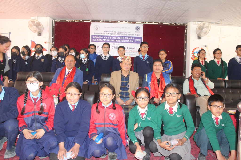 ‘आँखामा देखिने समस्या र संरक्षणमा ध्यान दिनुपर्छ’