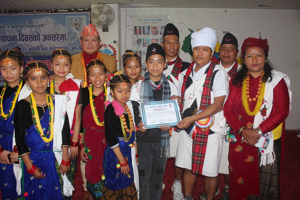 ‘हेमबहादुर पुन मगर स्मृती अन्तर मावि लोकनृत्य प्रतियोगिता’को उपाधी बेनी बोर्डिङलाई,भाषा, कला र संस्कृति देशका गहना–सांसद गर्बुजा  (तस्बिरहरू)