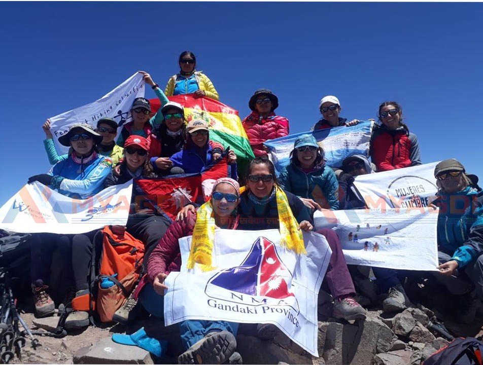 नेपाली चेलीद्धारा अमेरिकी महादेशको अकान्कागुवा हिमालको आरोहण (तस्बिरसहित)