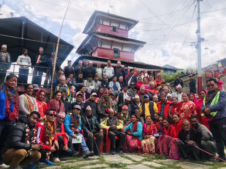 मतदाता भेट्न अन्नपूर्णको पाउद्वार, शिख र घार पुगे सांसद गर्बुजा