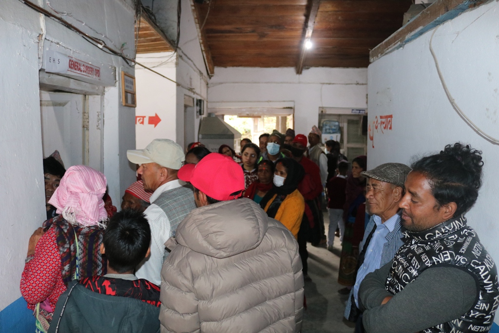बेनीमा निःशुल्क मोतियोविन्दुको शल्यक्रिया शिविर सुरु, पहिलो दिन १६ जना बिरामीहरुको शल्यक्रिया गरियो