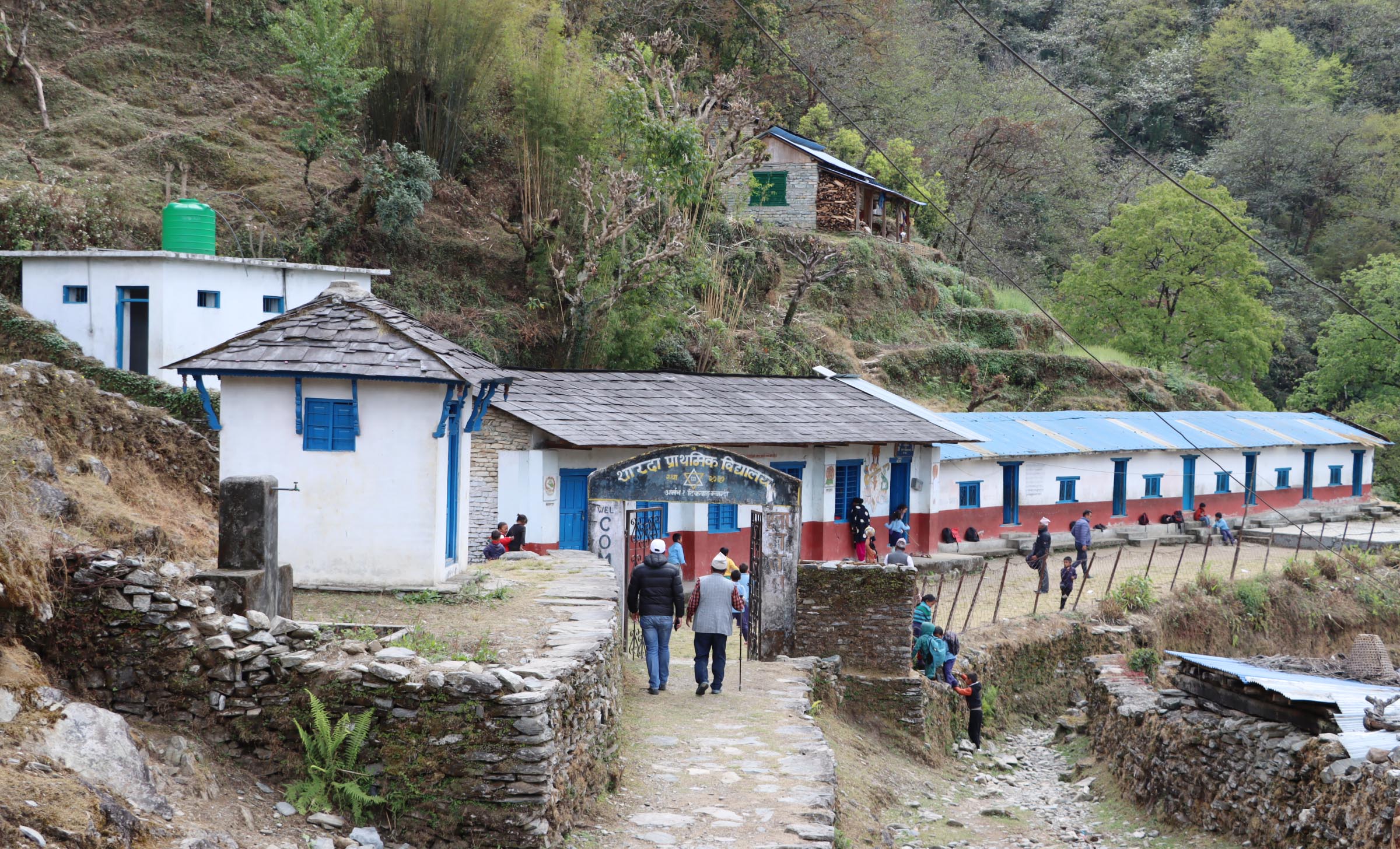 मतदाताको समस्या र गुनासो सुन्न अर्मन गाउँ पुगे सांसद गर्बुजा