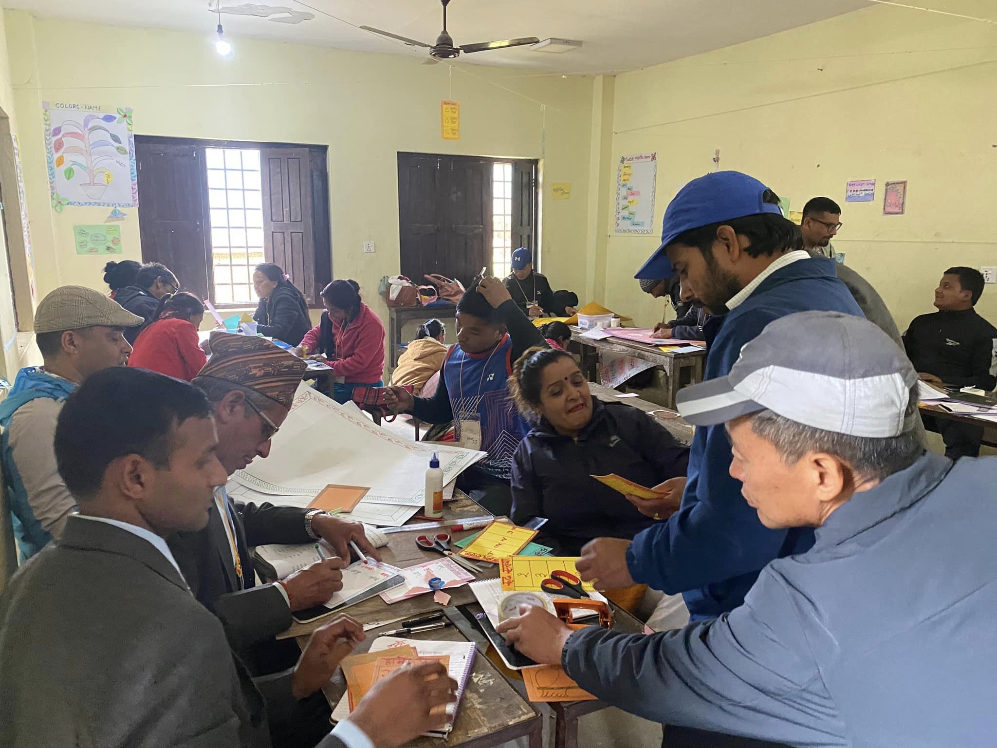 धवलागिरीका शिक्षकलाई शैक्षिक सामग्री निर्माण र व्यवस्थापन सम्बन्धी तालिम