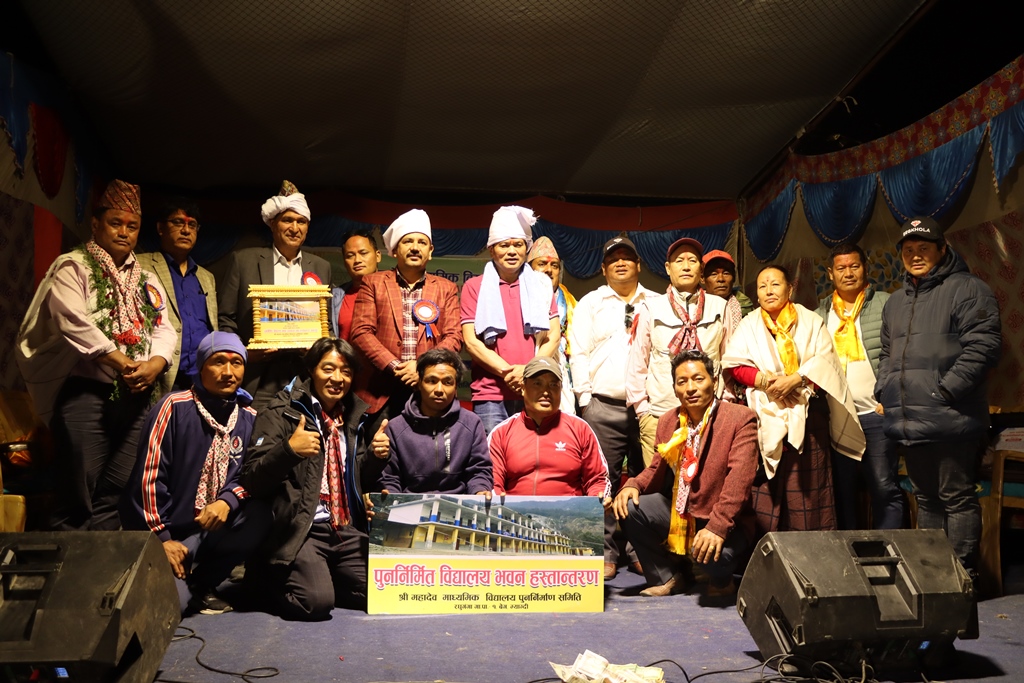 प्रवासमा रहेका बेगखोलाबासीको अगुवाईमा पुननिर्माण भएको महादेव माविको भवन उद्घाटन (फोटो फिचर)