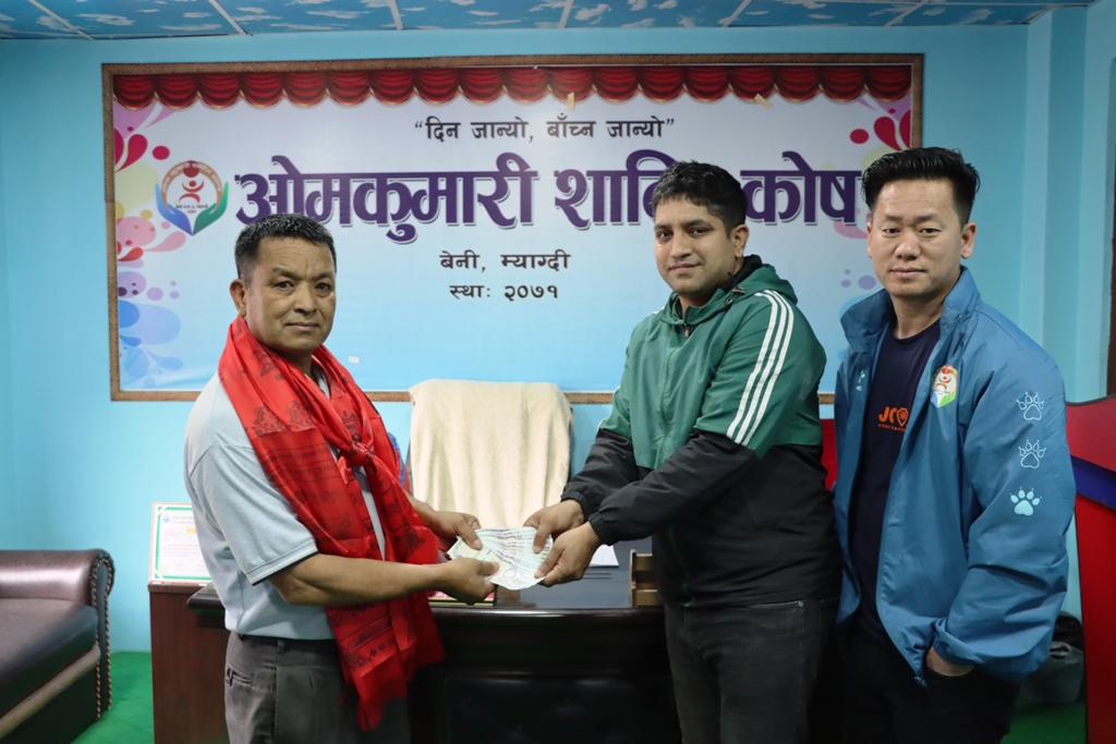 जन्मदिनमा पत्रकार गर्बुजाद्धारा शान्ति कोषलाई आर्थिक सहयोग
