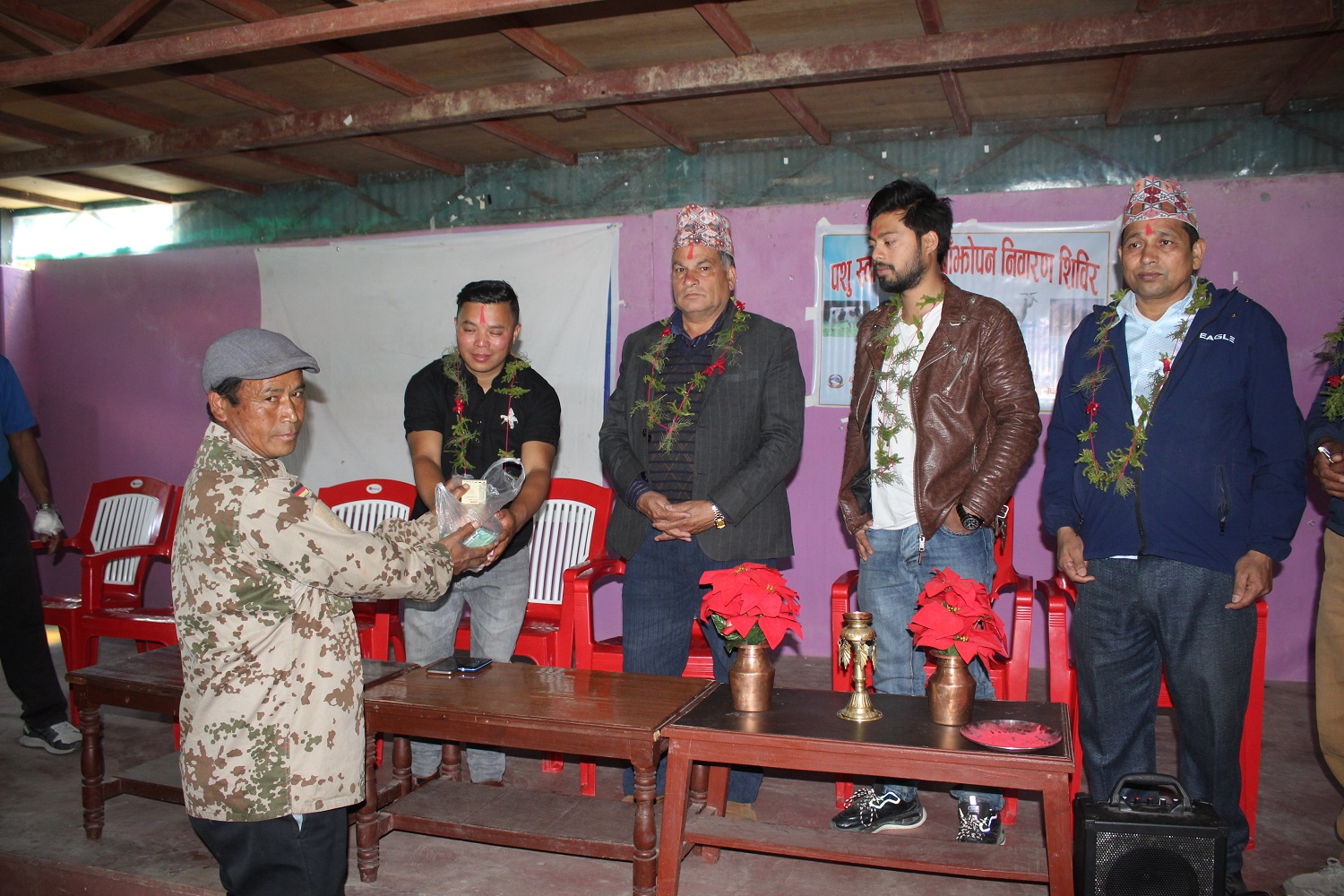 पाखापानीमा पशु स्वास्थ्य शिविर