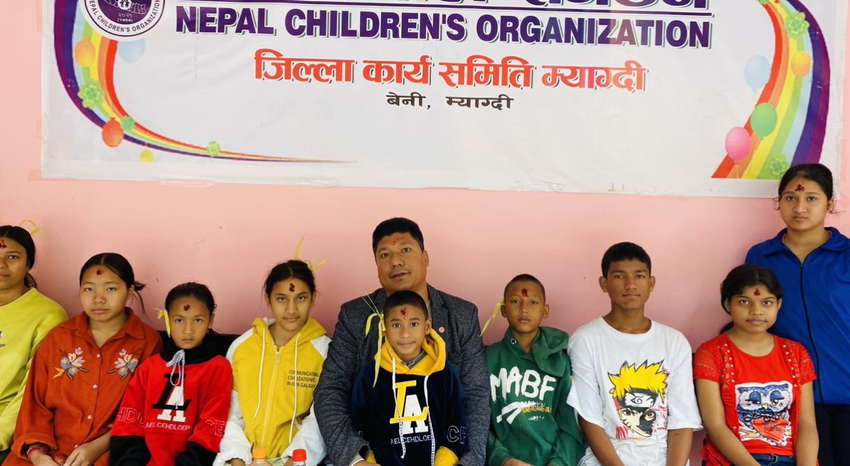 जन्मदिनमा व्यवसायी श्रेष्ठद्वारा विरामी र बालबालिकालाई सहयोग
