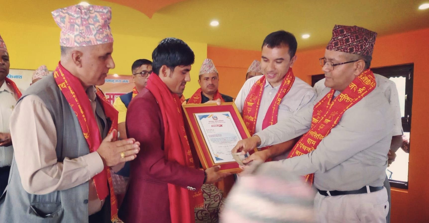 कलाकार कार्की सम्मानित