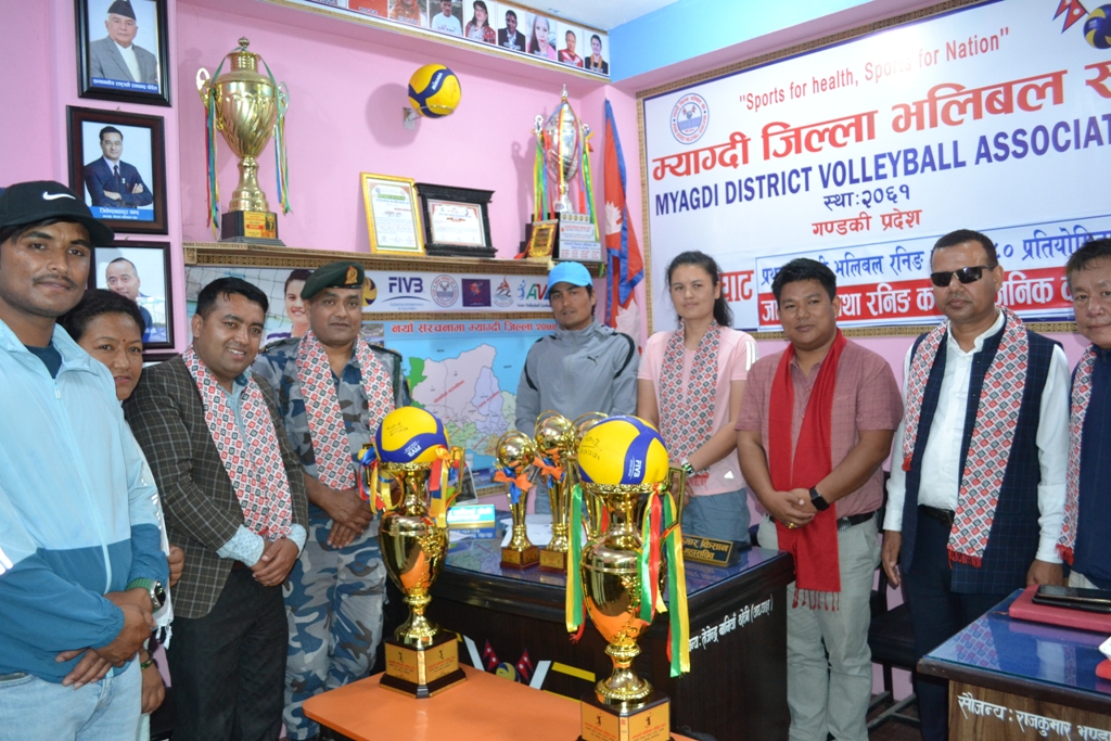 प्रथम ‘म्याग्दी भलिबल कप’ पुषमा हुने ,कप सार्वजनिक (भिडिओ)