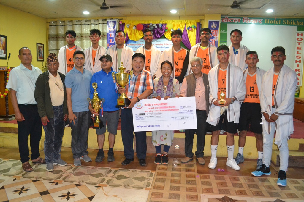 अन्नपूर्ण गाउँपालिकाद्धारा किर्तिपुर मेयर कप विजेता खेलाडीलाई नगद सहित सम्मान (तस्बिरहरू)