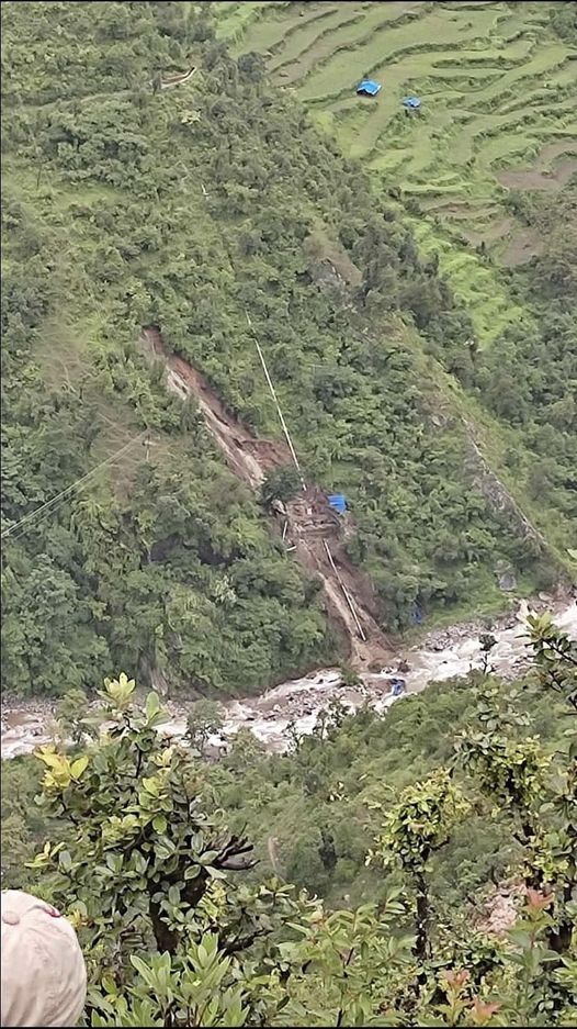 पहिरोले दरखोला दोस्रो लघु जलविद्युत परियोजनाको विद्युत गृह बगायो