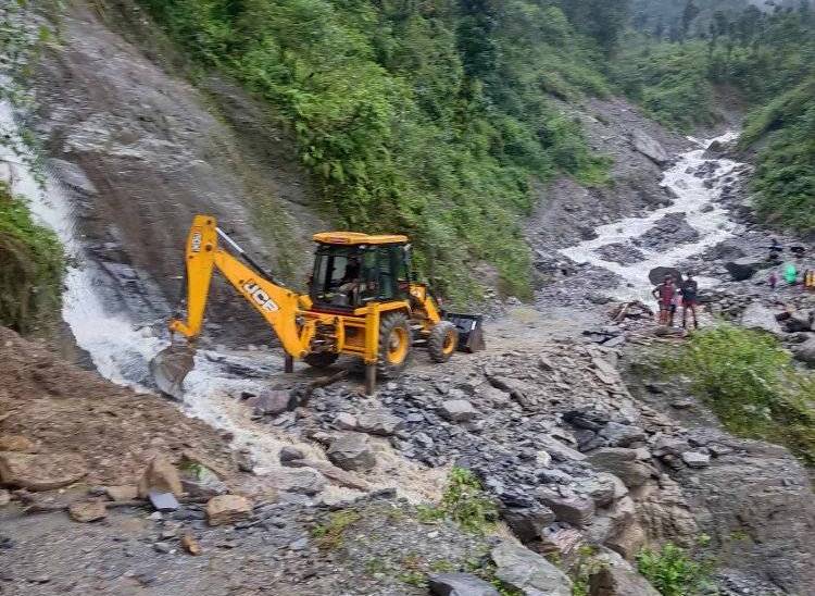 पहिरोले पुरिएर बेलीमा एकजनाको मृत्यु