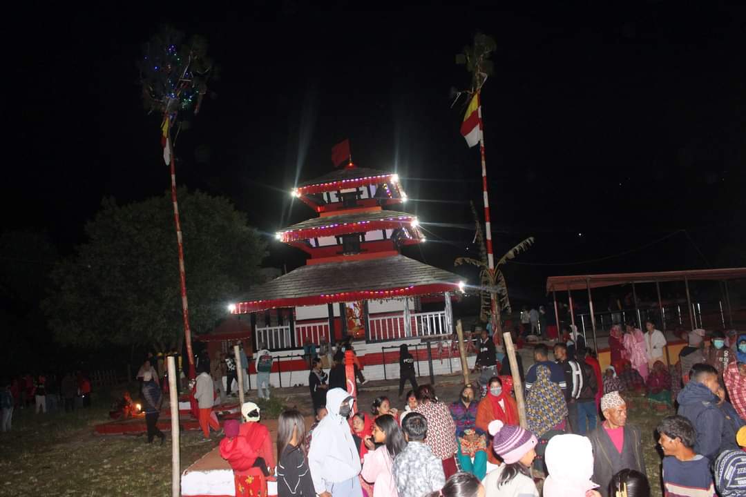भगवती कोट मन्दिरमा राँगो मार हान्न ३ लाख ३० हजार रुपैयाँको बोलकबोल !