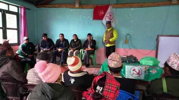 धवलागिरीमा माओवादीका कार्यकर्तालाई प्रशिक्षण