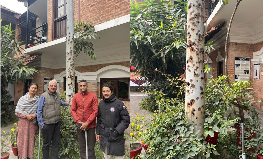 गोली लागेर छियाछिया परेको विजुलीको पोल काठमाडौंबाट म्याग्दी ल्याइँदैं