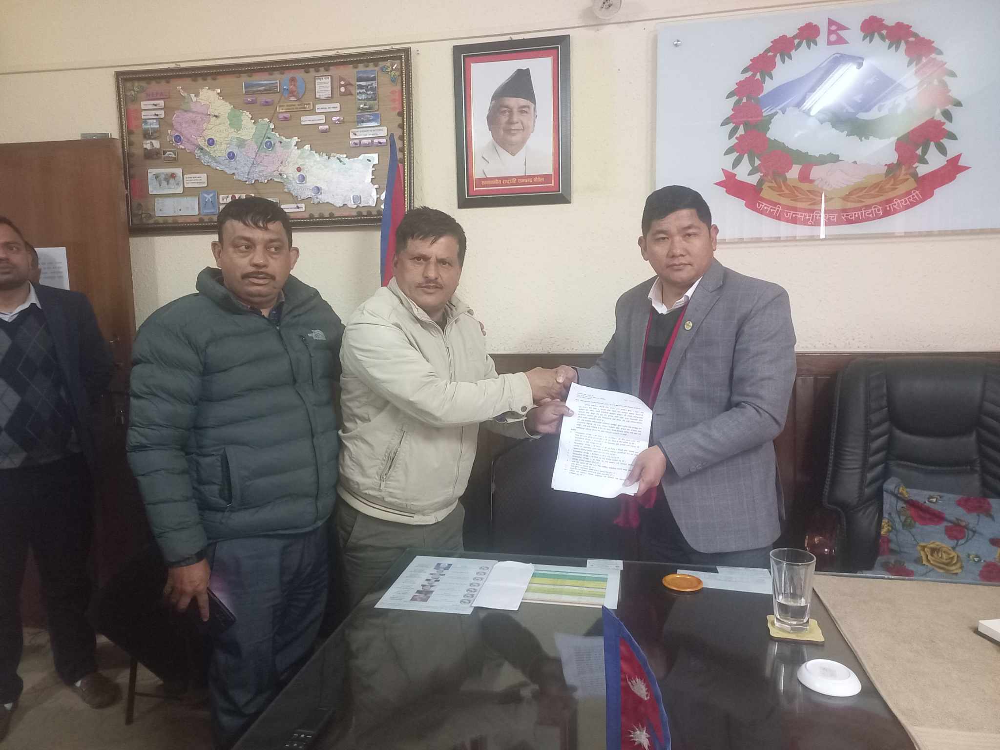 प्रदेशभरको रुट खारेजीको माग गर्ने व्यवसायीलाई यातायात मन्त्रीले नाजवाफ बनाएर फर्काए