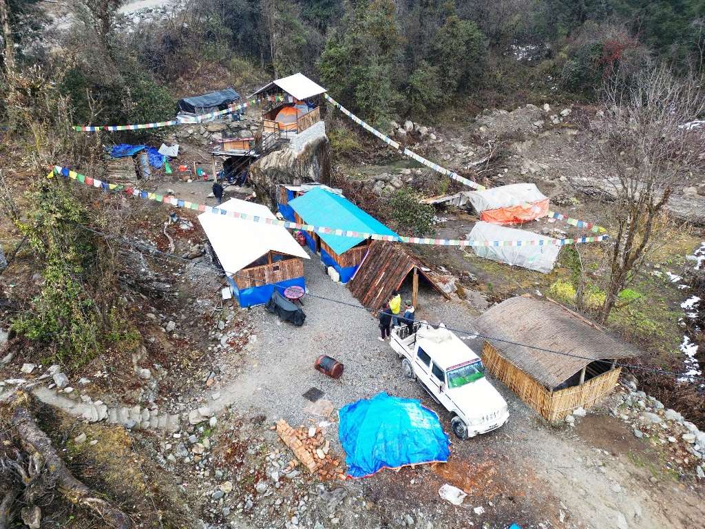 धौलागिरि आधार शिविर पुग्ने पर्यटकलाई होटलको सुविधा