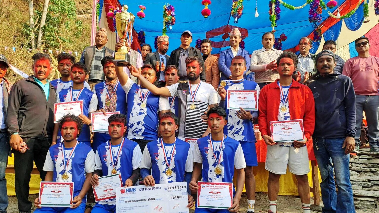वडा नम्बर ४ लाई जलजला गाउँपालिका अध्यक्ष कपको उपाधि