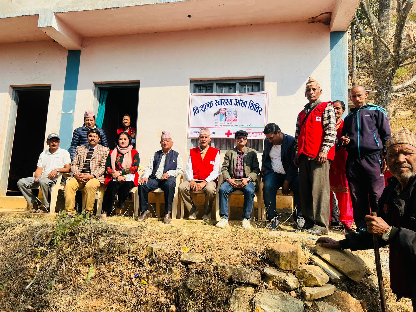 रत्नेचौरमा निःशुल्क आँखा शिविरबाट स्थानीयवासी लाभान्वित